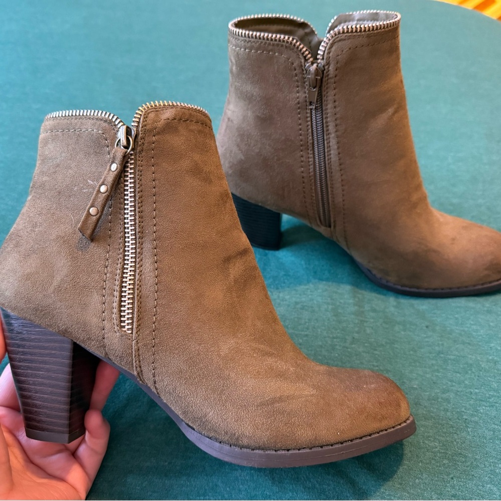 JustFab Tan Suede size 9 Heeled Boots